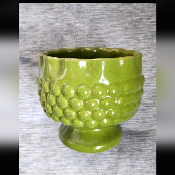 American Bisque Other - Vintage American Chartreuse Hobnail Planter 4.5" x 4 3/4"